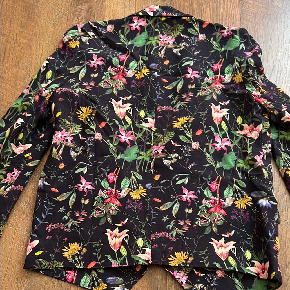 Floral Black Blazer - Picture 9 of 9